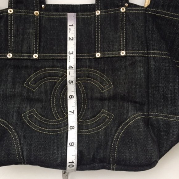 CHANEL Denim Tote / Shoulder Bag - Picture 8 of 16